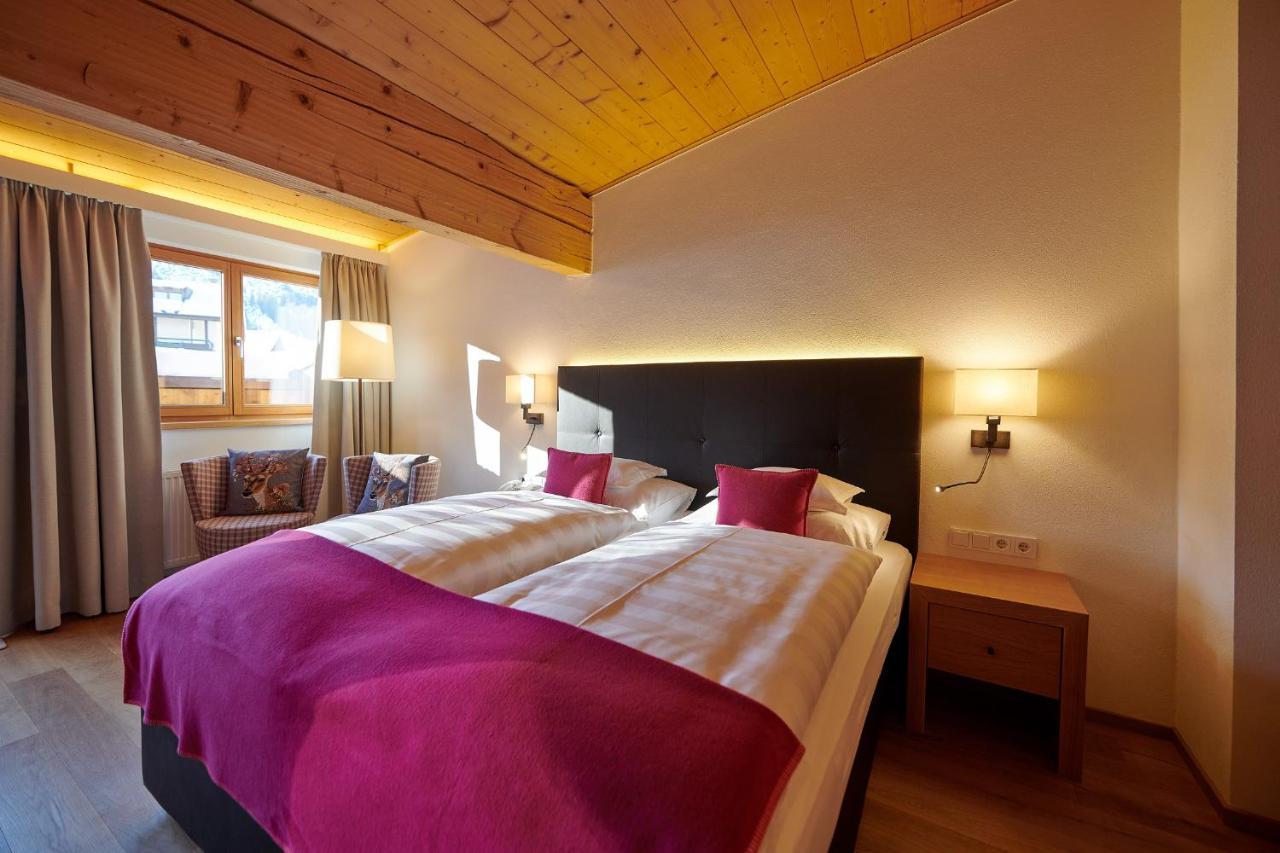 Deluxe Double Room,1038387982:JPEG