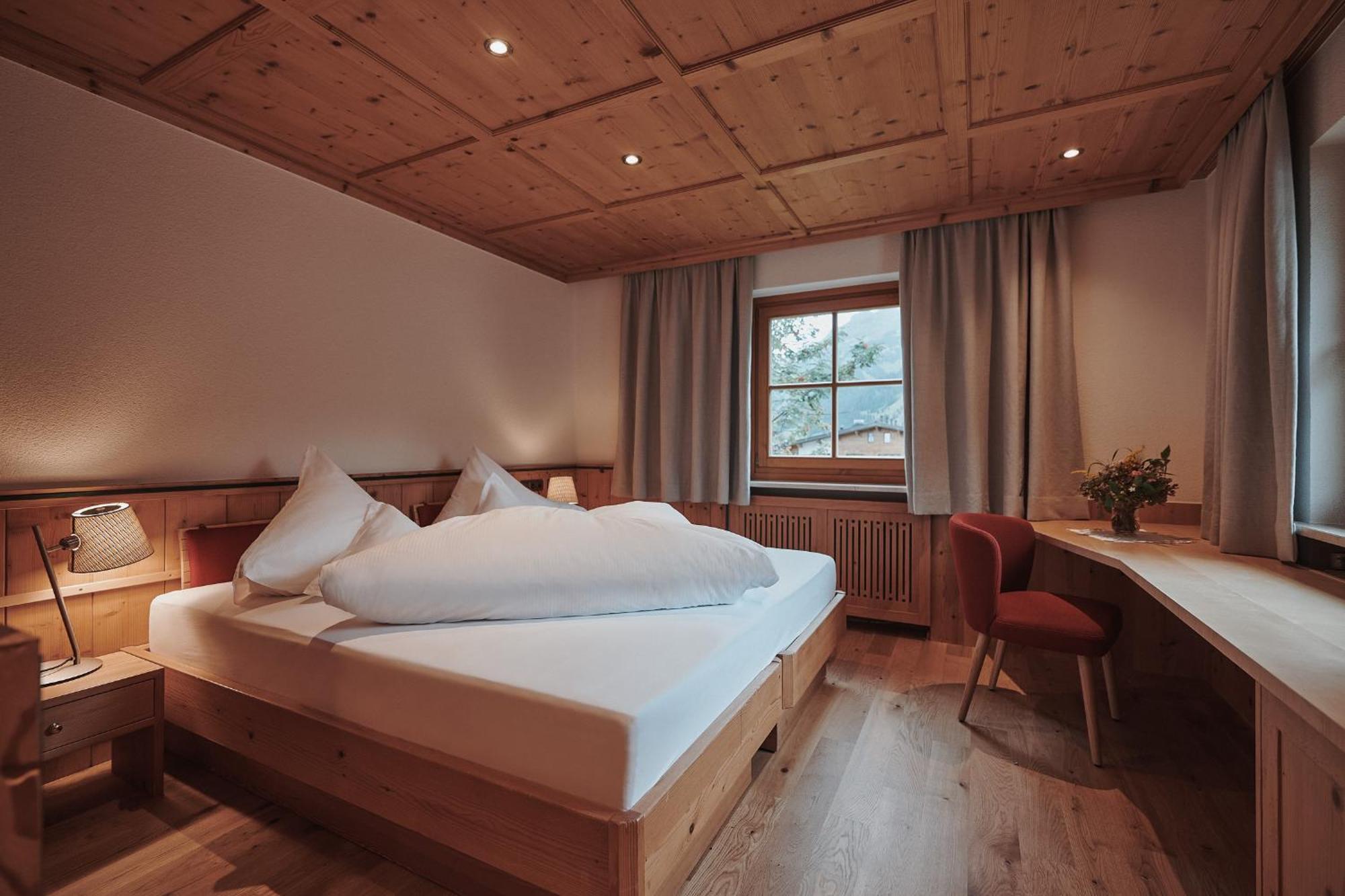 Standard Double Room,1588110994:JPEG